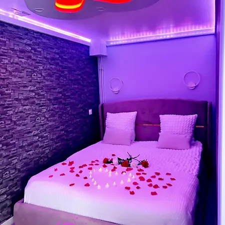 Galaxy - Mercure Jacuzzi Privatif דירה Champigneulles