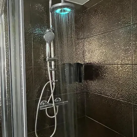 Galaxy - Mercure Jacuzzi Privatif *