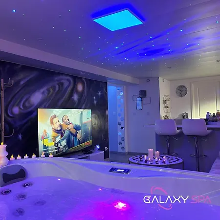 Galaxy - Mercure Avec Jacuzzi Privatif * Champigneulles