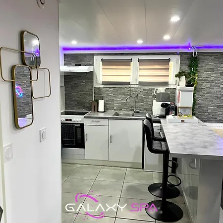 Galaxy - Mercure Jacuzzi Privatif דירה *
