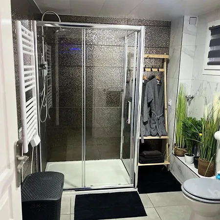 Galaxy - Mercure Jacuzzi Privatif *