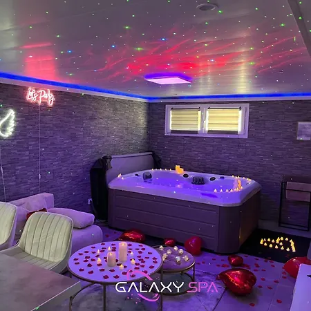 Galaxy - Mercure Jacuzzi Privatif דירה *